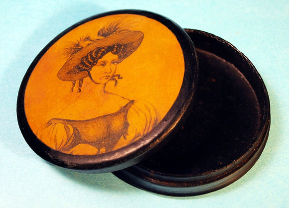 Antique papier mache snuff box with transfer