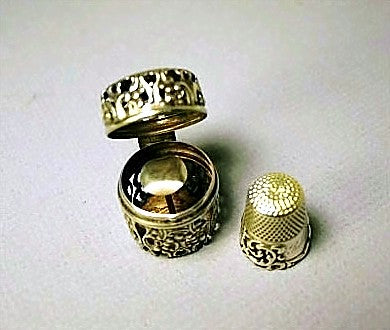 Antique Sterling silver THIMBLE AND CASE