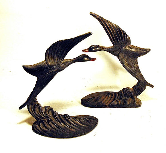 Pair vintage cast iron FLYING GEESE bookends