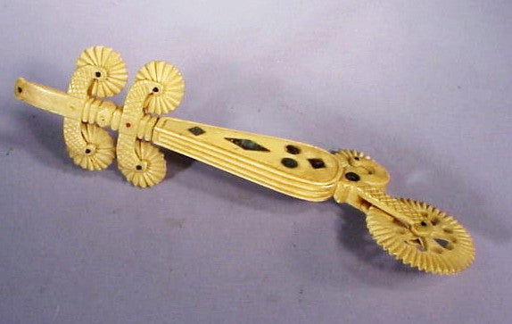 Rare and important Americna scrimshaw multi wheel pie crimper