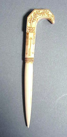Rare antique scrimshaw bodkin with engraving.
