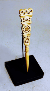 Rare antique scrimshaw whalebone BODKIN